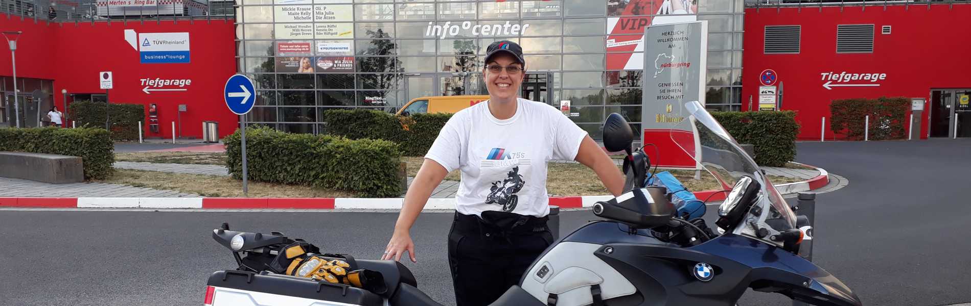 Pioneering research shows motorcyclists and car drivers see things differently