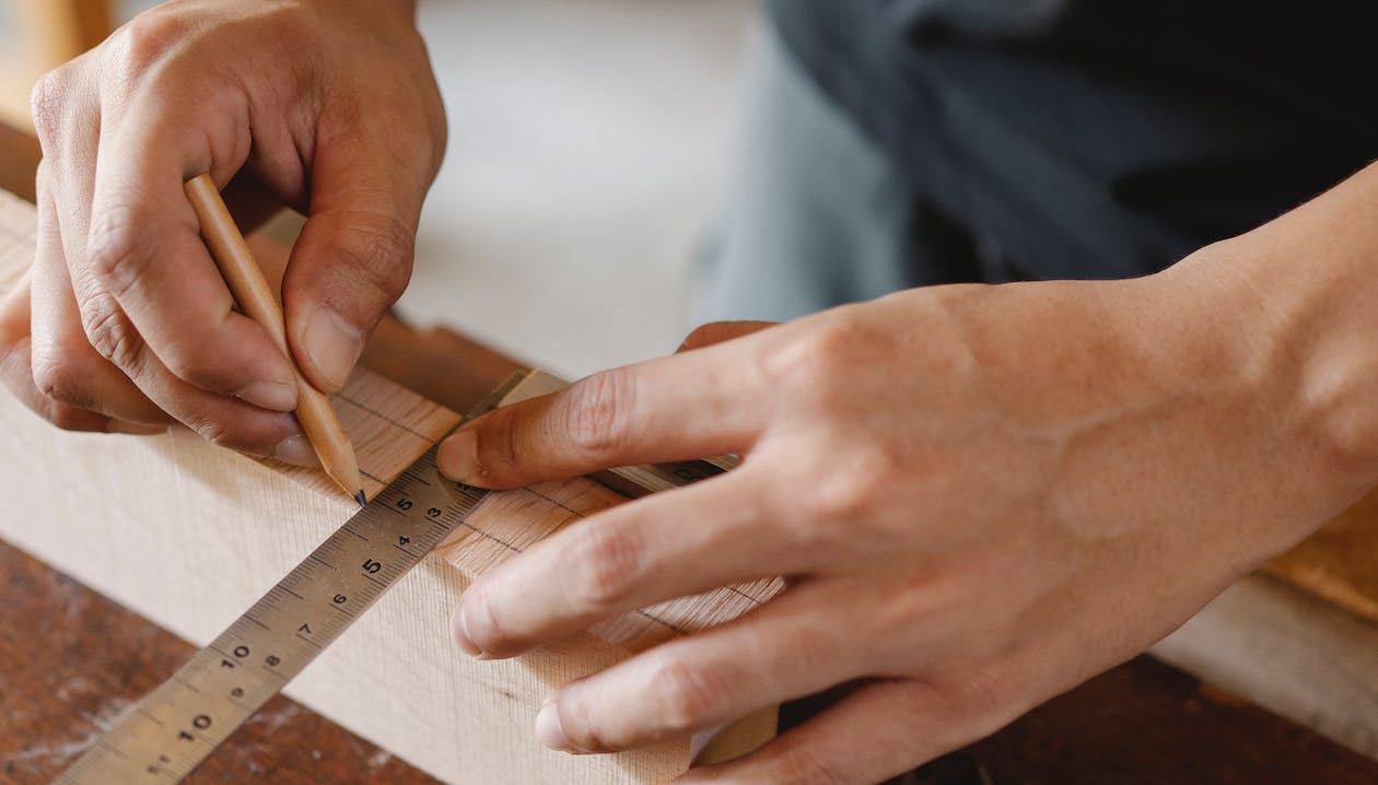 Carpenters urged to be aware of asbestos dangers